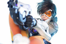 クールな脚線美！『Overwatch』トレーサーの本気コスプレ美女 画像