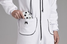 豪Xbox公式から新提案！ゲーム用部屋着「Xbox Onesie」が発表 画像