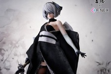 お値段約20万円の美しさ…！「ニーアオートマタ」より「2B」が“日本人形”でフィギュア化ー元衣装オマージュの着物を大胆に着崩す 画像