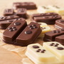 任天堂から“おいしいおすそわけ”！実物さながらにシェアできる「Joy-Con型のチョコレート」公開
