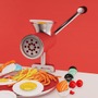 ラーメンを燃やせ！禁断の食べ物遊びシム『Nour: Play with Your Food』は子供心をくすぐるバカバカしさが楽しい【Steam Nextフェス】