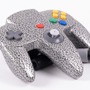 激レア「NINTENDO64」コントローラーが屋根裏から発見される―25年前の友人が気づいて発覚