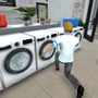 クリーニング屋経営シム『Laundry Store Simulator』リリース！洗濯用品の販売やオリジナルTシャツのデザインも可能