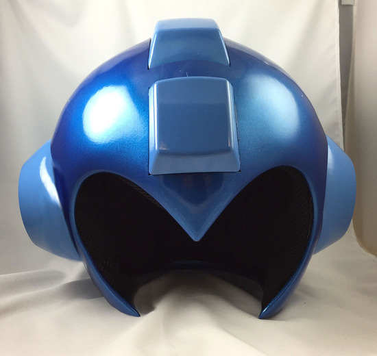 被れる『ロックマン』ヘルメットレプリカの新たな写真公開―細部の仕様も明らかに