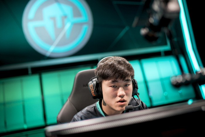 強豪MidレーナーPobelter選手が語る―『LoL』NA LCSサマースプリット開幕戦