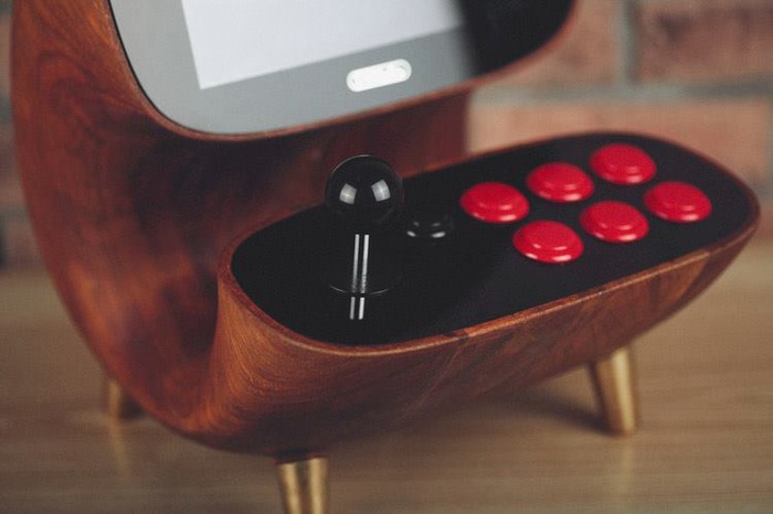 謎の木目調アーケード筐体「8Bitdo Desktop Arcade Joy Stick」があまりにも美しい