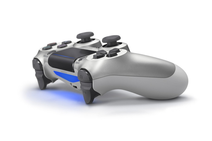 タッチパッド発光！PS4パッド新色「DUALSHOCK 4」ゴールドとシルバーが12月15日より発売