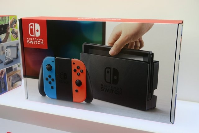 ニンテンドースイッチ本体・ジョイコン・周辺機器・パッケージをチェック！【フォトレポート】