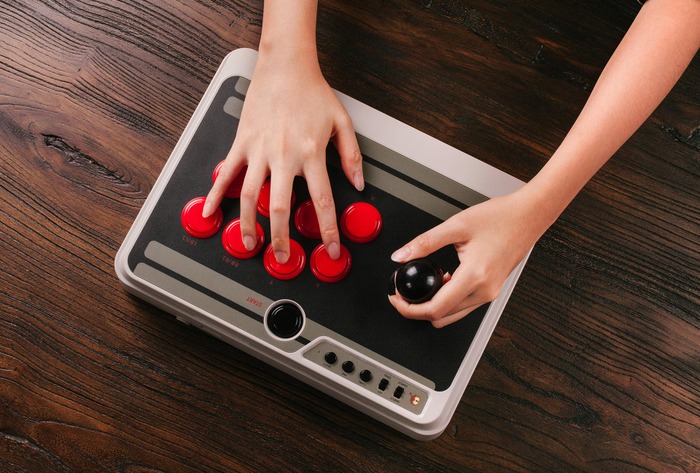 多彩なプラットフォームに対応するアケコン「N30 ARCADE STICK」国内向けに発売開始！