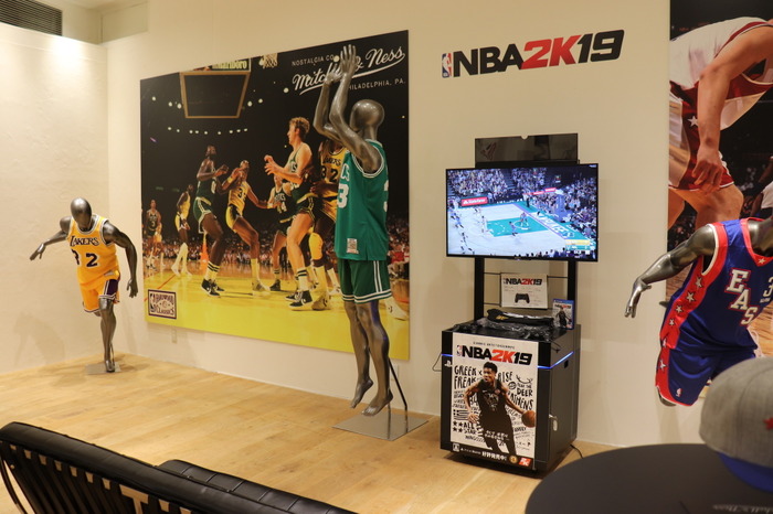 『NBA 2K19』にも登場する選手のユニフォームが！―「Mitchell & Ness」のローンチ記念パーティーに潜入