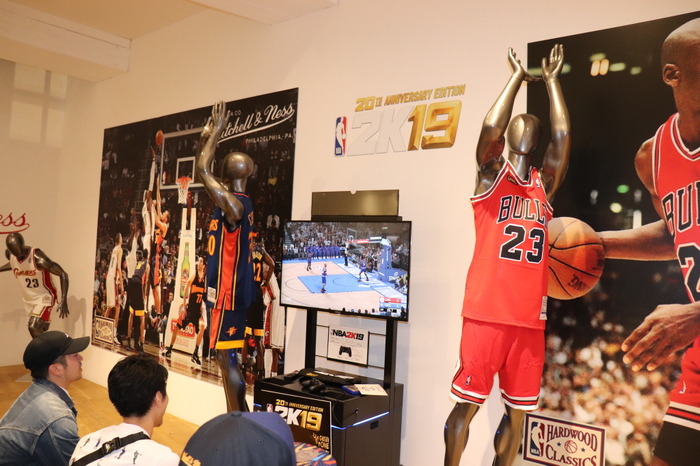 『NBA 2K19』にも登場する選手のユニフォームが！―「Mitchell & Ness」のローンチ記念パーティーに潜入