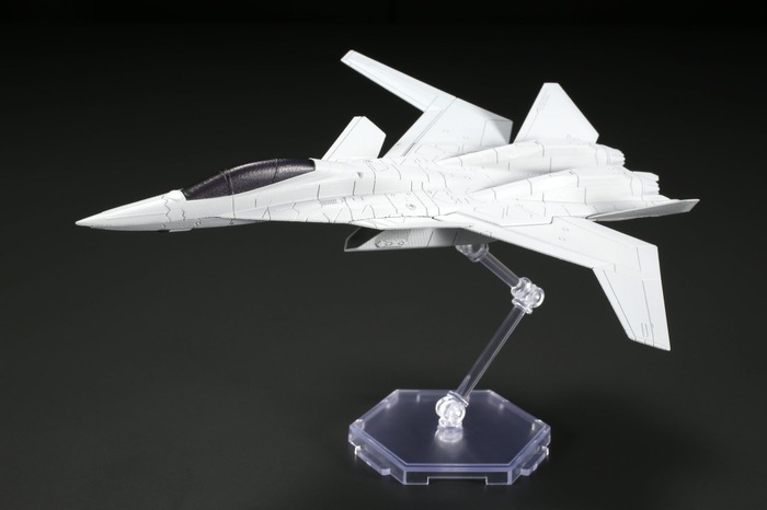 『エースコンバット7』から架空機「X-02S」と「ADF-11F」がプラモ化！レーベンは分離も可能