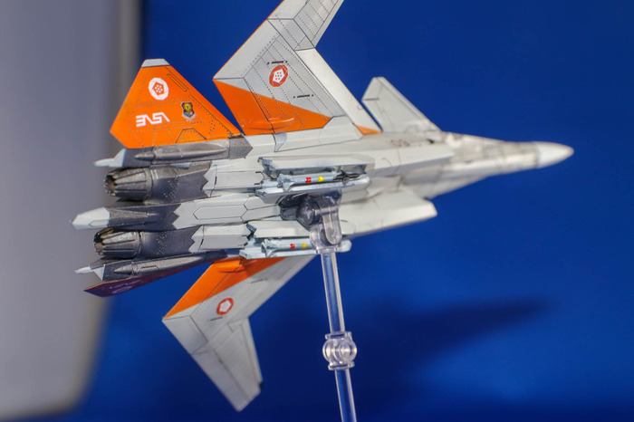 『エースコンバット7』コトブキヤ1/144「X-02S」レビュー…ディテール強化とロール軸追加で展示しやすさも向上！【ゲーム系プラモって実際どう？】