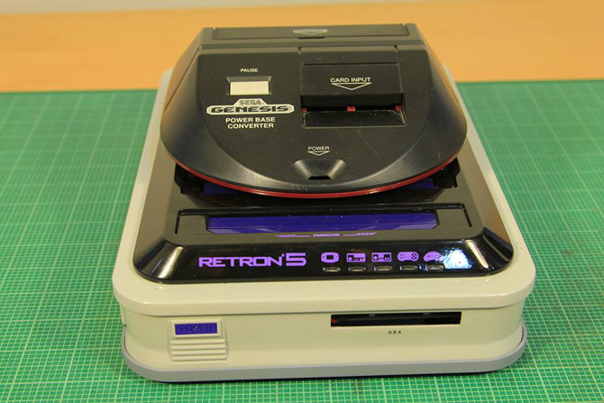 メガドラタワーも可能!?　レトロゲームハード互換機“RetroN 5”はメガアダプタにも対応