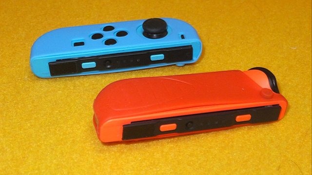 “ニンテンドースイッチ”ライフを100円均ショップでより快適に！グリップ力UP、ゲームカードをケースで整理、おすそわけ用ホルダーなど勢揃い