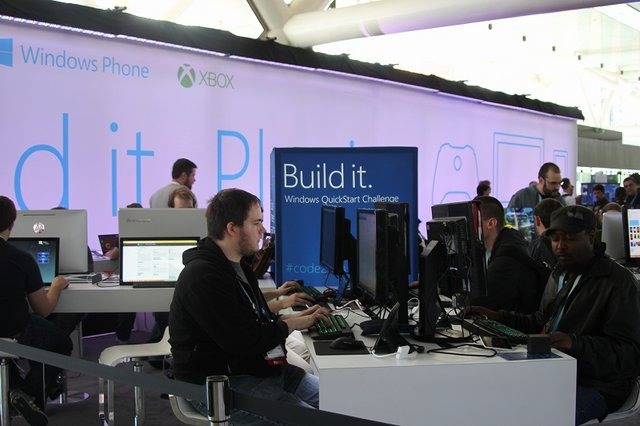 【GDC 2014】無料ドリンク提供中、Xbox Oneタイトルも遊べる「Microsoft Lobby Bar」で一休み?