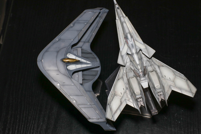 『エースコンバット』コトブキヤ1/144「X-49 ナイトレーベン」プラモデルレビュー！巨大で特異なフォルムを体感出来る魅惑のキットで「挟まっちまった」も試した