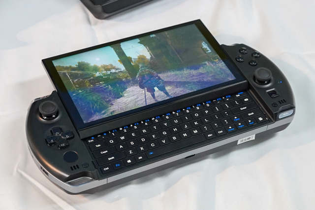 PSPのようなゲーミングUMPC「GPD WIN 4」国内予約開始。スライド式メカニカルキーボード搭載