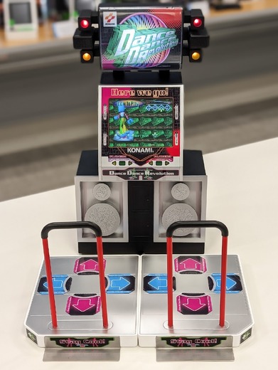 過去最大級の「ミニ」！『DDR Classic Mini』のデモ機をいろんな角度から激写！激写！【フォトレポ】