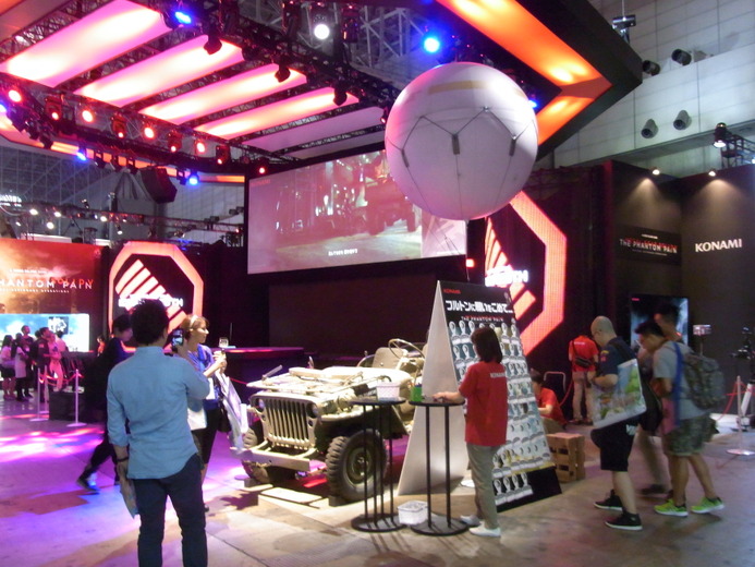 【TGS2014】濃密な『メタルギア』空間のコナミブース、新作『ウイイレ』試遊スペースも