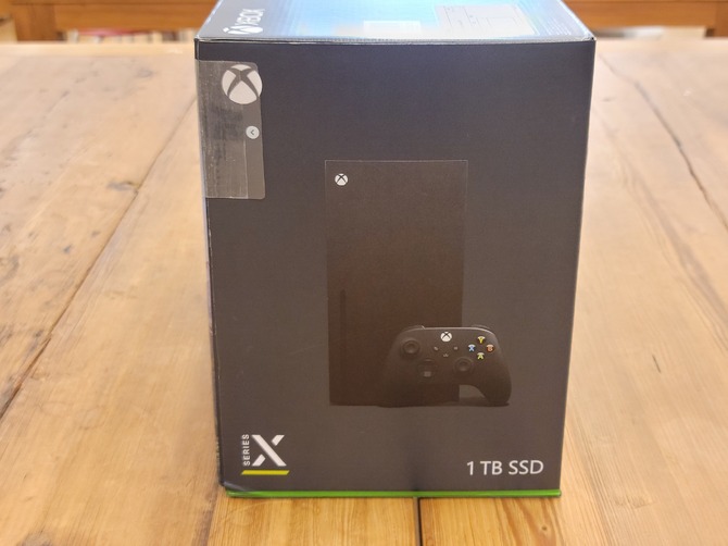 Xbox Series X|Sも編集部に到着！まずは起動前の本体をチェック | Game