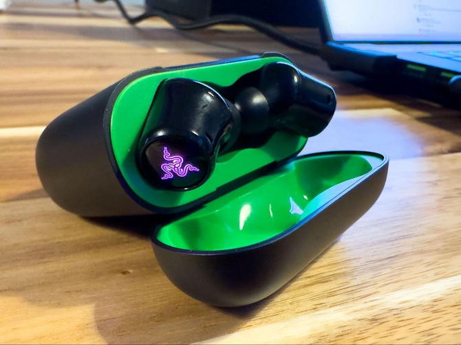耳掛け型ゲーミングイヤホンやコンパクト&高性能な新マウス「Cobra」が